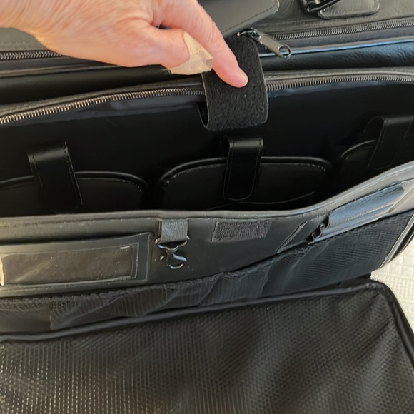 BEAUTIFUL CASE-TEK BLACK LEATHER LAP-TOP CARRYING CASE - Picture 8 of 10